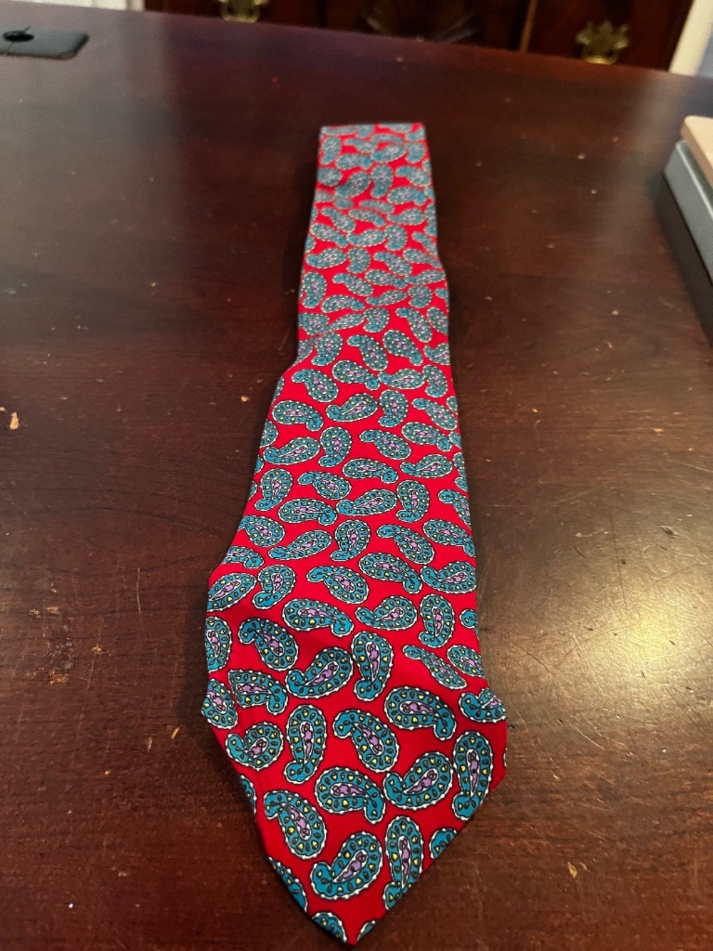 Bill Blass Made in USA Printed in Italy all Silk Mens Tie Multicolor